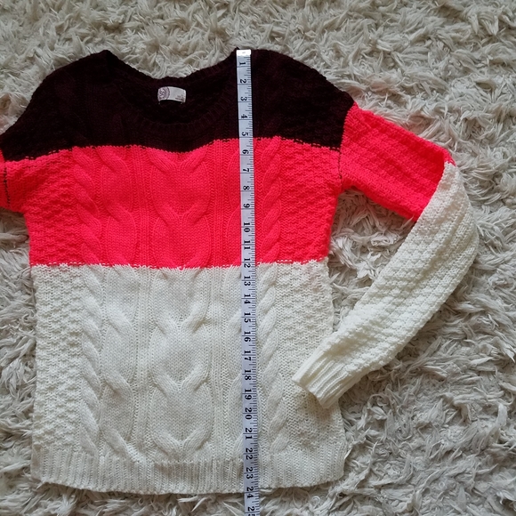 SO colorblock crew neck cable knit cozy sweater - Picture 10 of 10